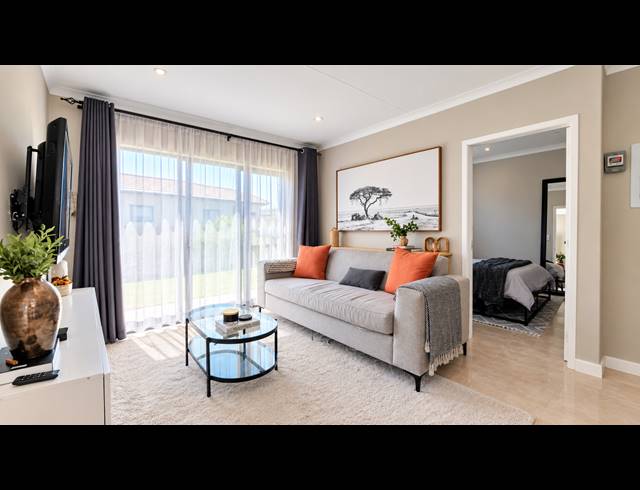 3 BEDROOM TOWNHOUSE FOR SALE IN ALBERTSDAL